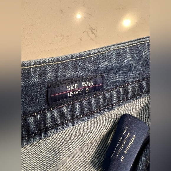 Vigoss Shorts Blue Chelsea Bermuda Women's
Size 15/16 - Picture 7 of 9